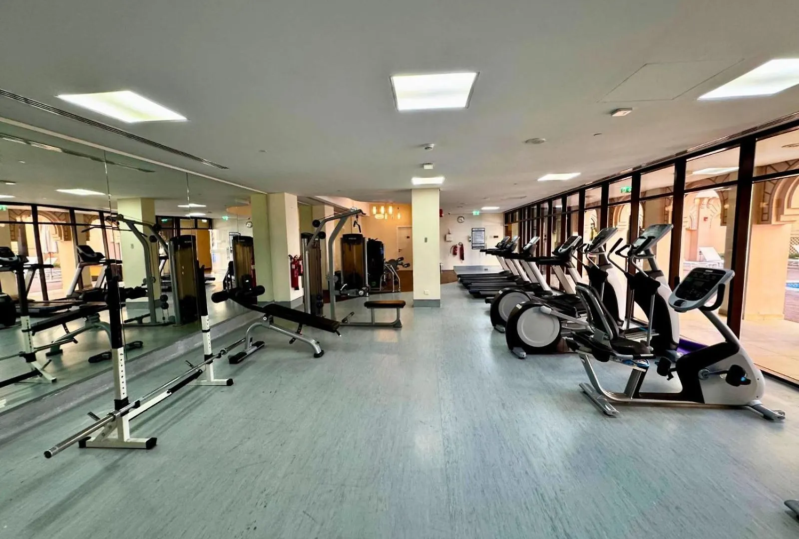 Contemporary And Roomy 1Br - Secure Community - Jge Dubai Apartamento